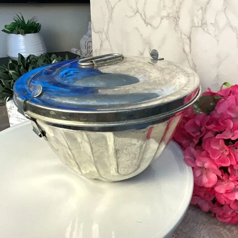 Vintage steamed pudding mold with lid; metal fluted sides Christmas pudding